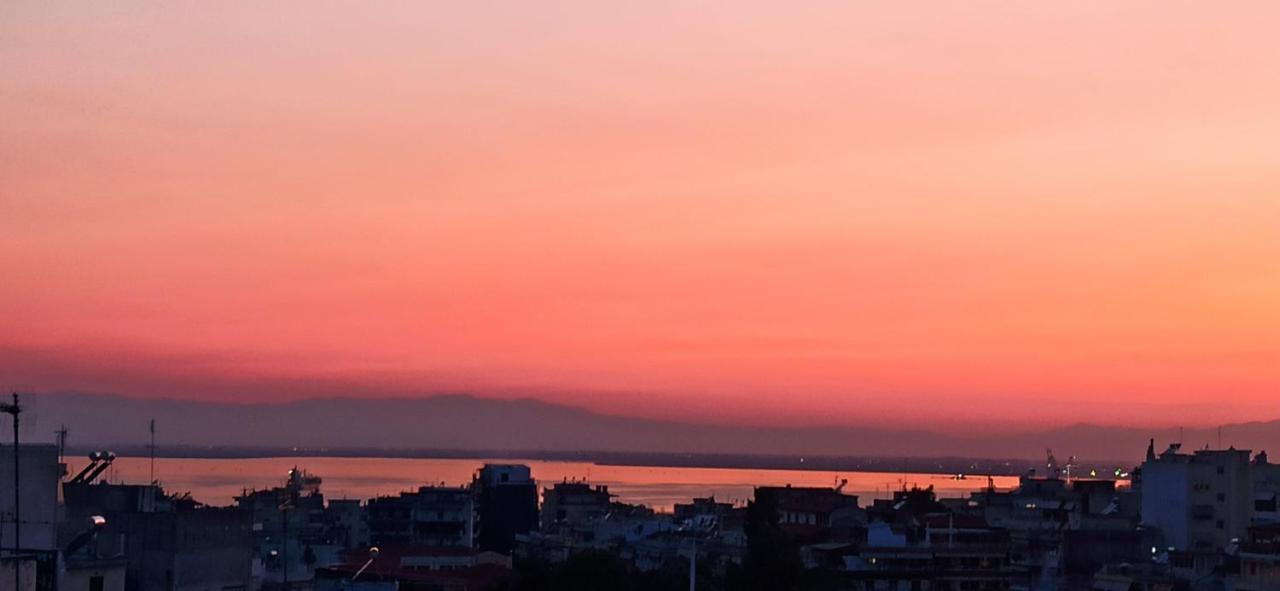 Sunset Rooftop Apartment 塞萨洛尼基 外观 照片