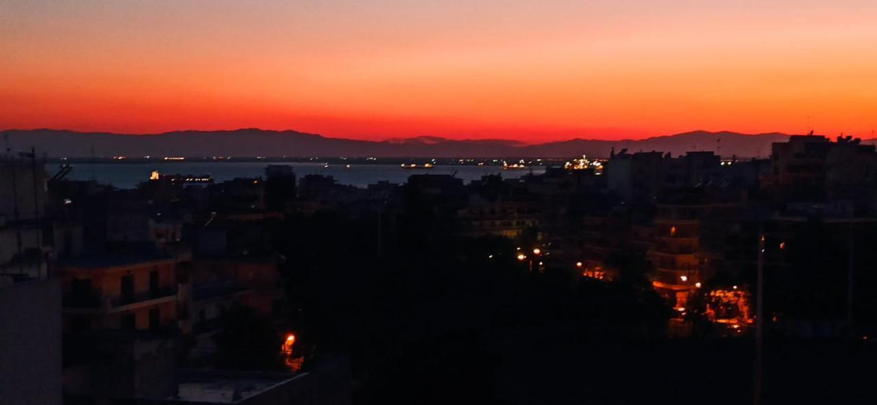 Sunset Rooftop Apartment 塞萨洛尼基 外观 照片